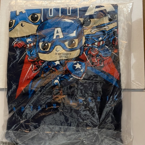 New in package Funko Pop! Marvel Captain America 80th - Navy -T-Shirt - 3X - Picture 3 of 3